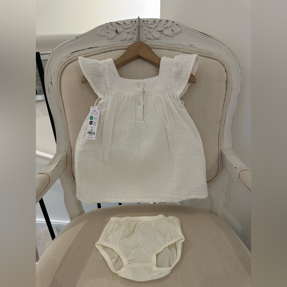 🦢 18 Mth White and Navy Muslin 100% Cotton Embroidered Baby Dress Set NWT - Picture 2 of 6